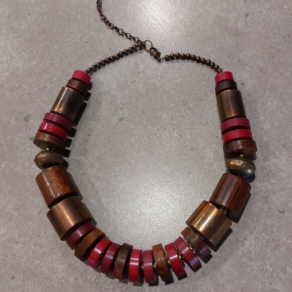 FASHION JEWELLERY Women's Mixed Buttons Balls Statement Necklace - Picture 4 of 6